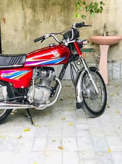 Honda 125cc 2009 model only WhatsApp 03256811953