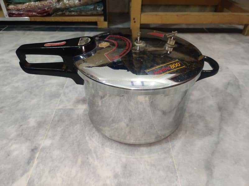 PRESSURE COOKER STAINLESS STEEL 10 LTR IMPORTED 6