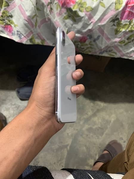 iPhone X 256gb pta proved with box 3