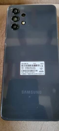 Samsung A32
128gb 
10/10 no scratch
With box
 original 
Awesome Black