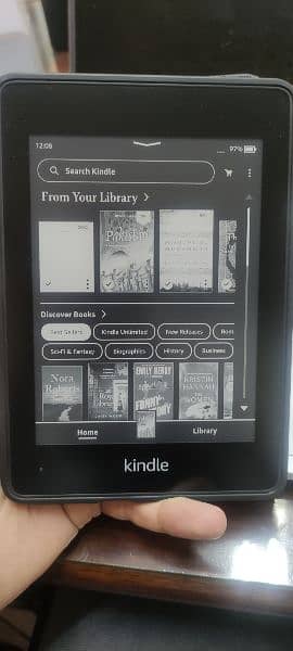 Kindle Paperwhite 10th Generation, Waterproof. Wifi. 8 GB, Almost New 7