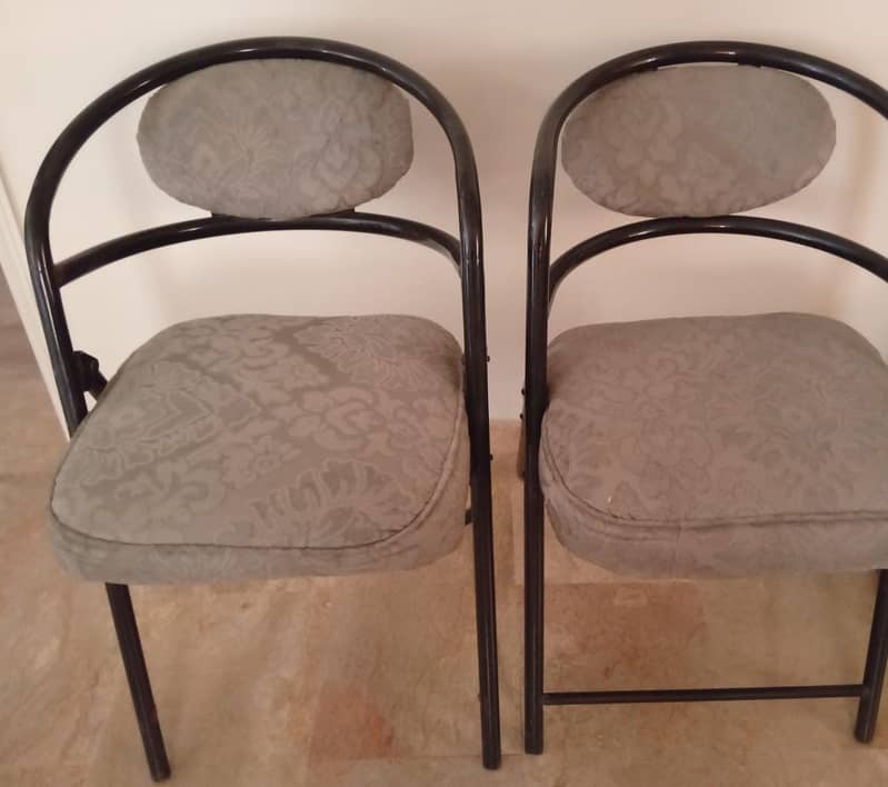 Foldable Chairs 1