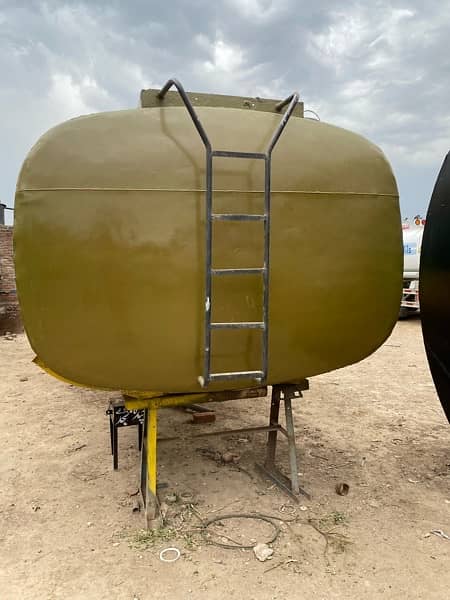 Used oil Tanks for Sale in Good condition 2