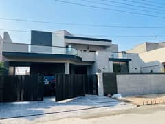 01 Kanal 05 Bedroom Renovated House Available For Sale In Askari 11 Sector-B Lahore Cantt