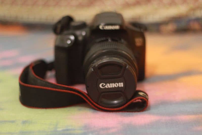 i want to sale my camera canon 1300d with box 0