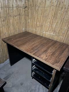 Office use table for sale 0