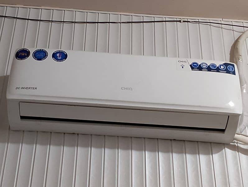 1.5 ton CHIQ air conditioner 1