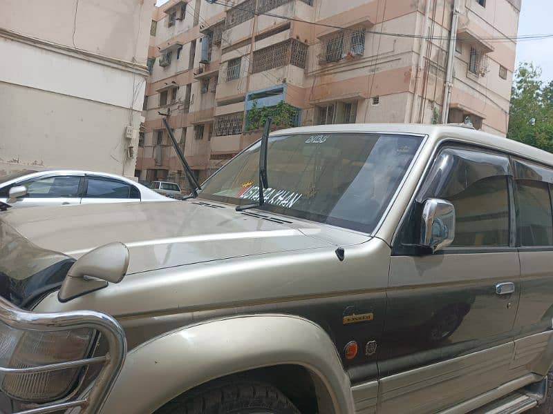 Mitsubishi Pajero 1994 6