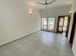 Centrally Located House Available In G-10/4 For sale
