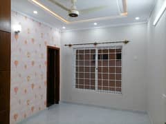 Upper Portion Sized 10 Marla In Bahria Town Phase 4