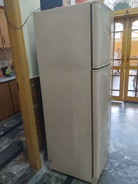 Dawlance Fridge/Refrigerator Full Size 8/10 Condition 2