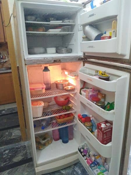 Dawlance Fridge/Refrigerator Full Size 8/10 Condition 3