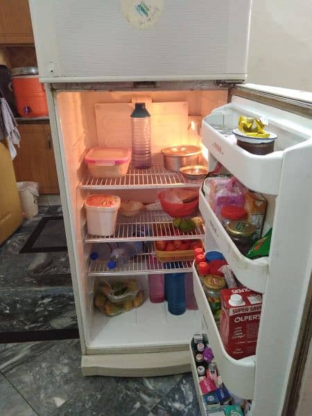 Dawlance Fridge/Refrigerator Full Size 8/10 Condition 6