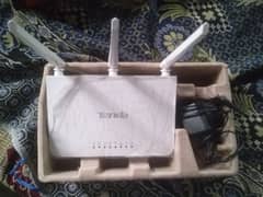 Tenda Wireless Router 3 Anteena (Only 20 days use)