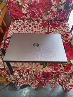 Dell laptop I Coral 3 inspiration 3000series
