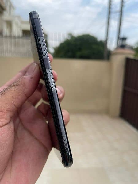iPhone X (64GB) PTA Approved Black Color 4