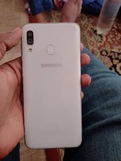 Samsung Galaxy A30