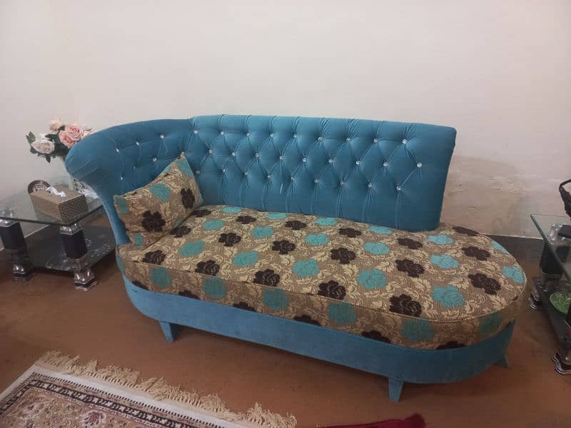 sofa for sale in brand new condition 0