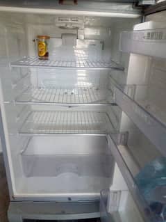 Dawalance refrigerator large se thora chota hy. . . . condition 10/9