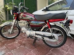 Honda CD-70 (21/22) Brand new (10,000kms) driven bike only