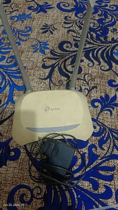 original tp link wifi router with charger 2 antenna