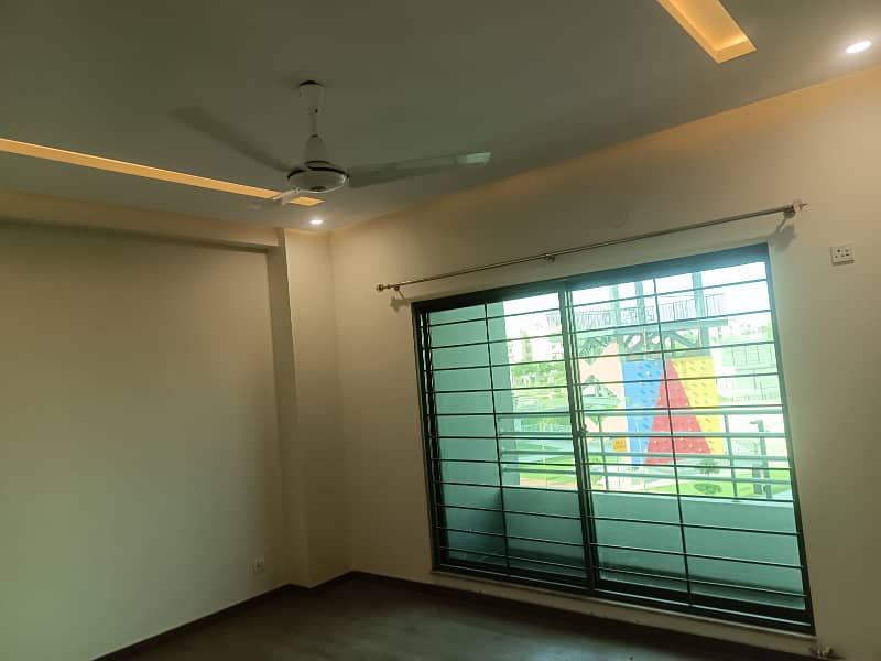 ASKARI 11 BRAND NEW 10 MARLA APARTMENT AVAILABLE FOR SALE 4