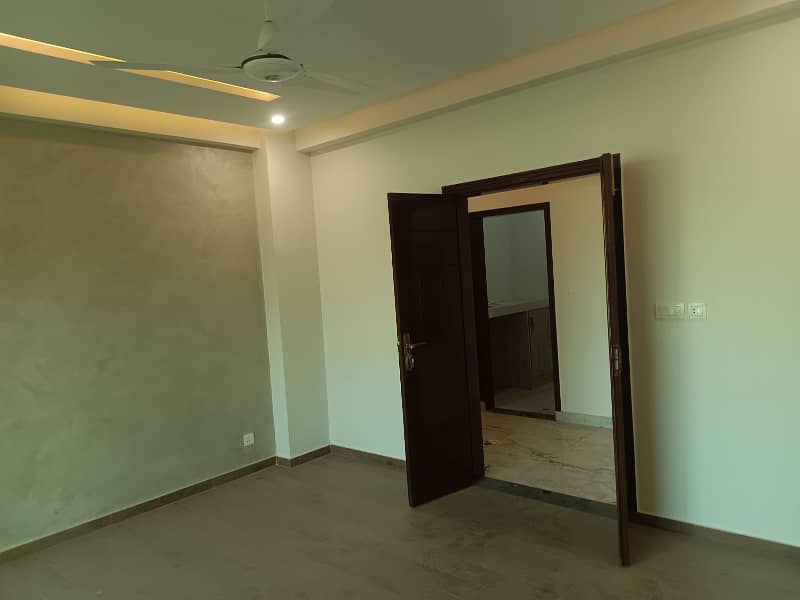 ASKARI 11 BRAND NEW 10 MARLA APARTMENT AVAILABLE FOR SALE 5