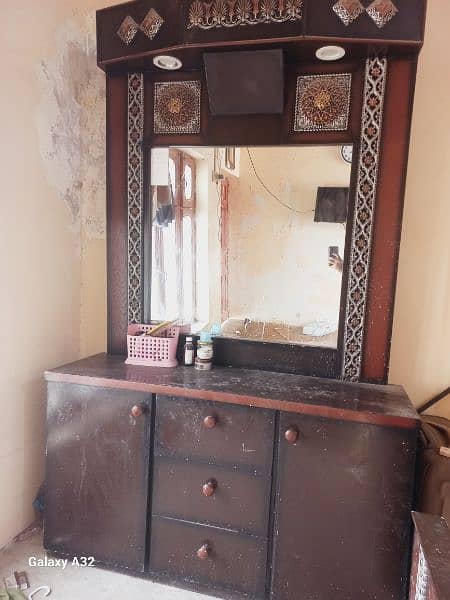 dressing table 1