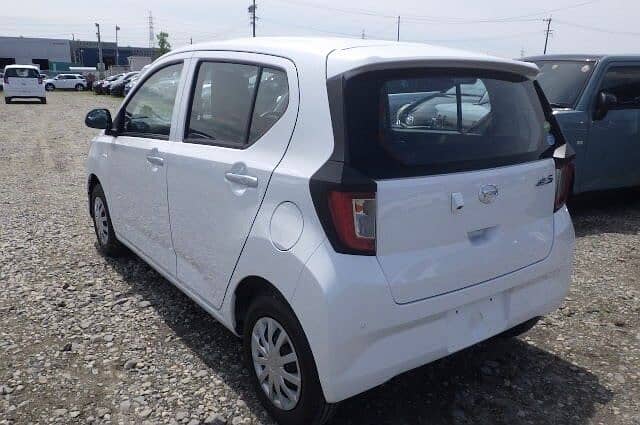 Daihatsu Mira 2021 9