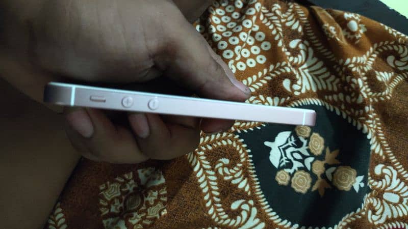 Iphone SE 2016 condition 10/10 Non pta 3