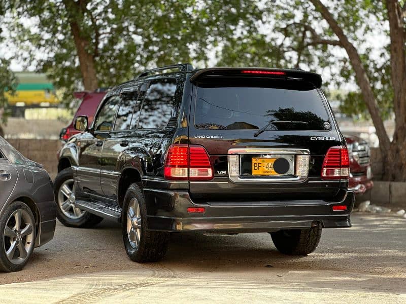 Toyota Land Cruiser 2006 lexus  cygnus original not converted 0