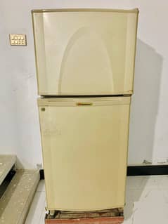 URGENT DAWLANCE Refrigerator 9170 WBD - Excellent Condition- Medium