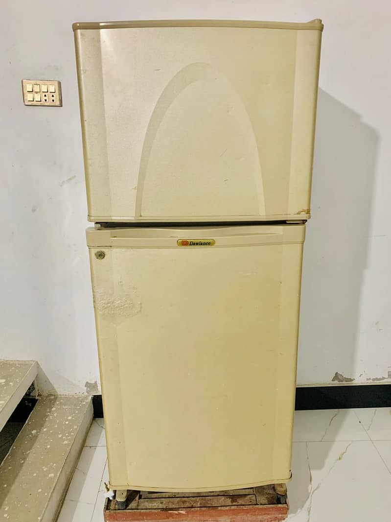 URGENT DAWLANCE Refrigerator 9170 WBD - Excellent Condition- Medium 0