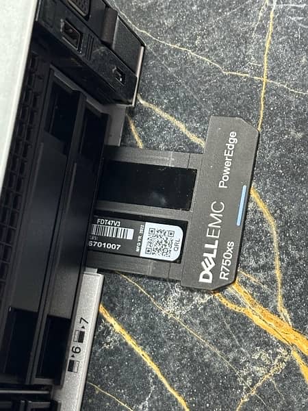 DELL POWER EDGE R750 3