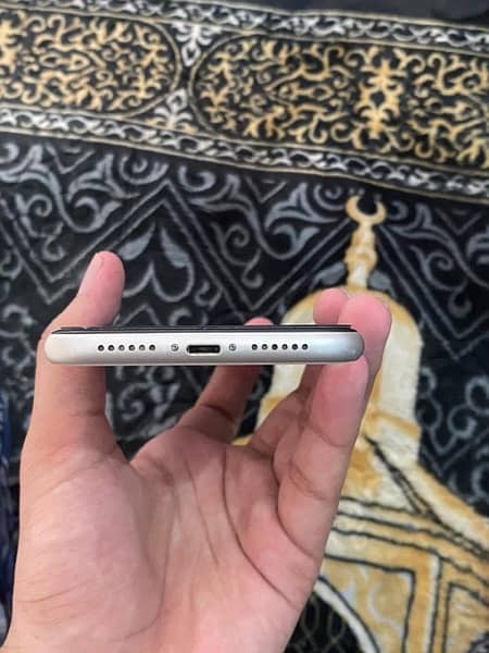 iPhone 11 - 64GB - (Non PTA) - New Condition 3