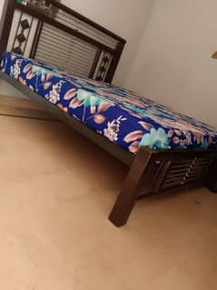 iron double bed for sale without mattress . size 6.5 new condition