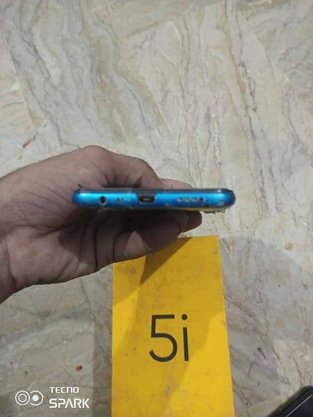 realme 5i 10 by 9 condition all ok ha with box and charger 2