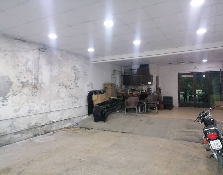 Johar Town Building For sale Sized 2 Kanal 0