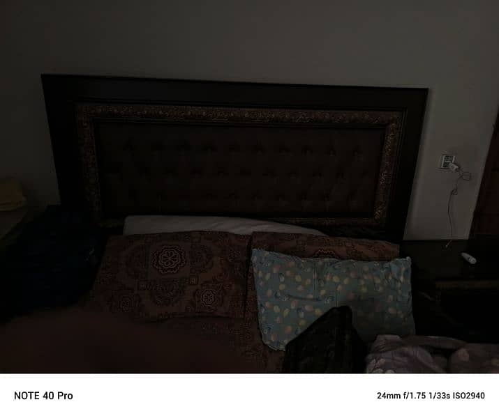 i want to sale my bed set 3