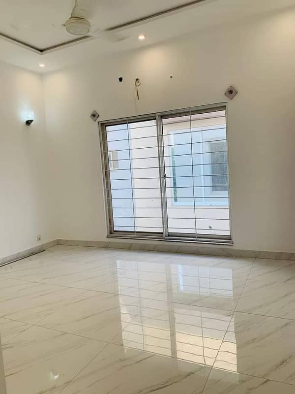 2 KANAL HOUSE IS AVAILABLE FOR RENT IN GULBERG 3 5