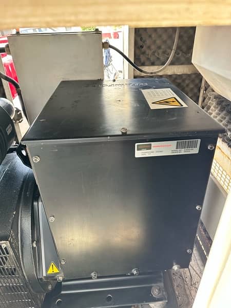 Perkins 100kvA generator First Owner Brand New Condition 3