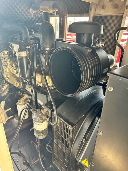 Perkins 100kvA generator First Owner Brand New Condition 4
