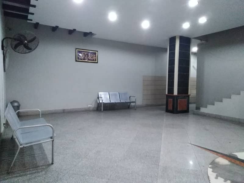 Gulshan-e-Iqbal - Block 10-A Flat Sized 2300 Square Feet For rent 6