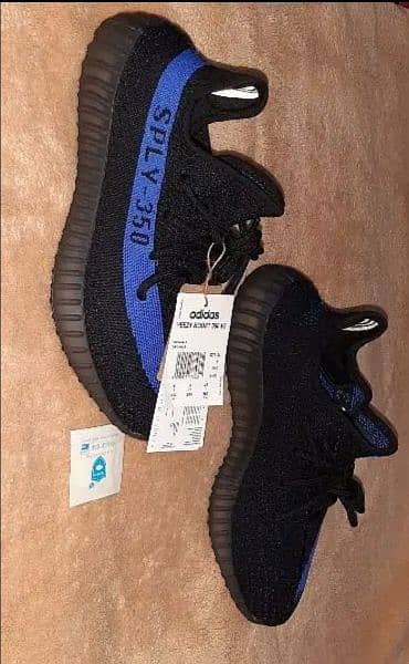 branded shoes original Adidas yeezy 350 made in India size 8 1