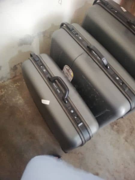 imported suit cases 3