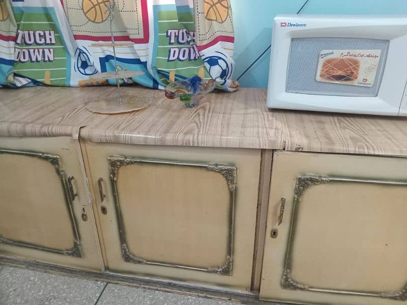 3 door wooden deco shelf | wooden shelf in good condition 2