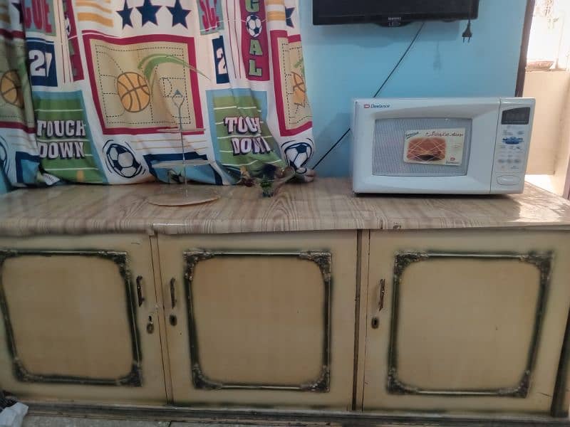 3 door wooden deco shelf | wooden shelf in good condition 5