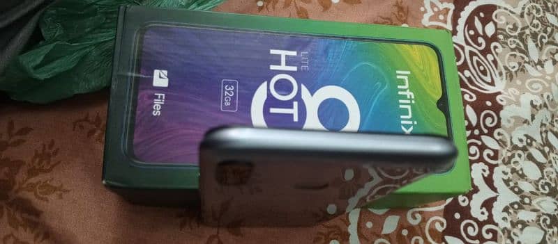 Infinix hot 8 32/2GB Excellent condition 10/10.0-3-3-6- 3+1+5+3+0+5+5 4