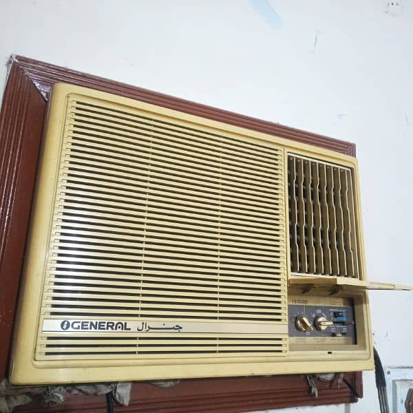 General Window AC 1.5 ton in excellent condition 3