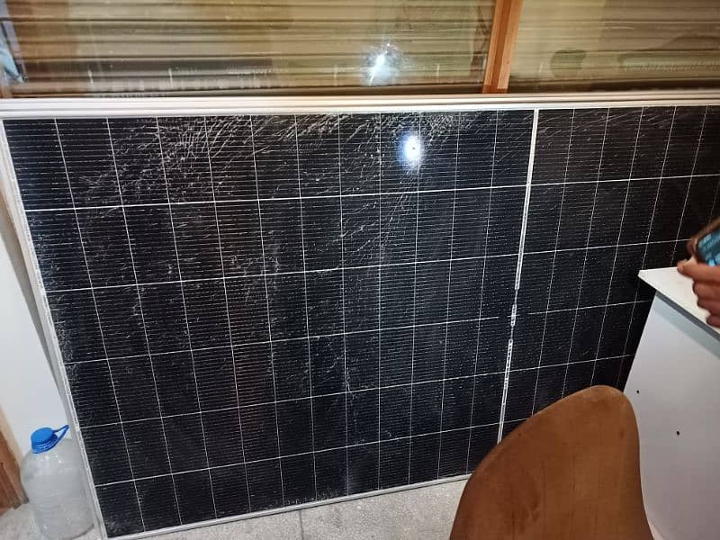solar panel 620 watt X3 , glass broken available on heavy discount 0
